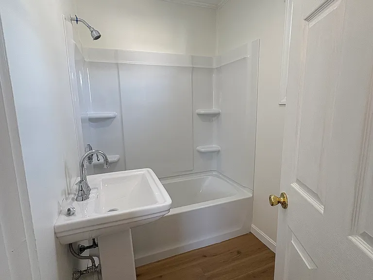 39 Mawney Ave — Photo 9