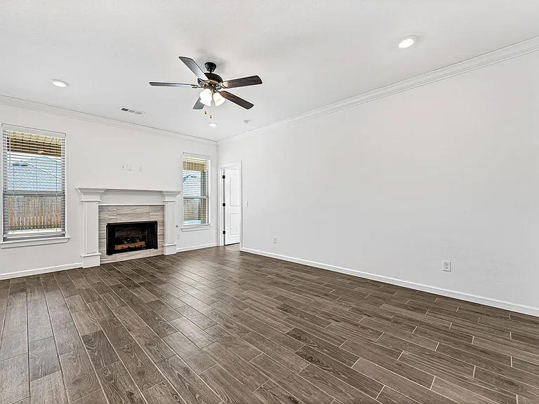 266 S Coventry Ave — Photo 2