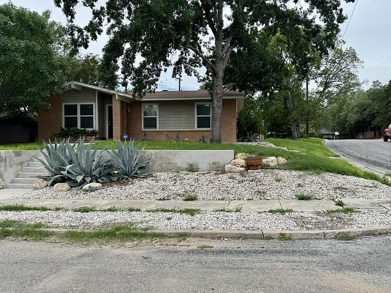 1723 Corita St — Photo 3