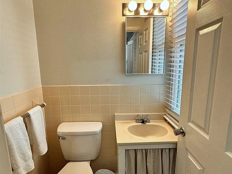 201 Pensacola Beach Rd #D3 — Photo 11