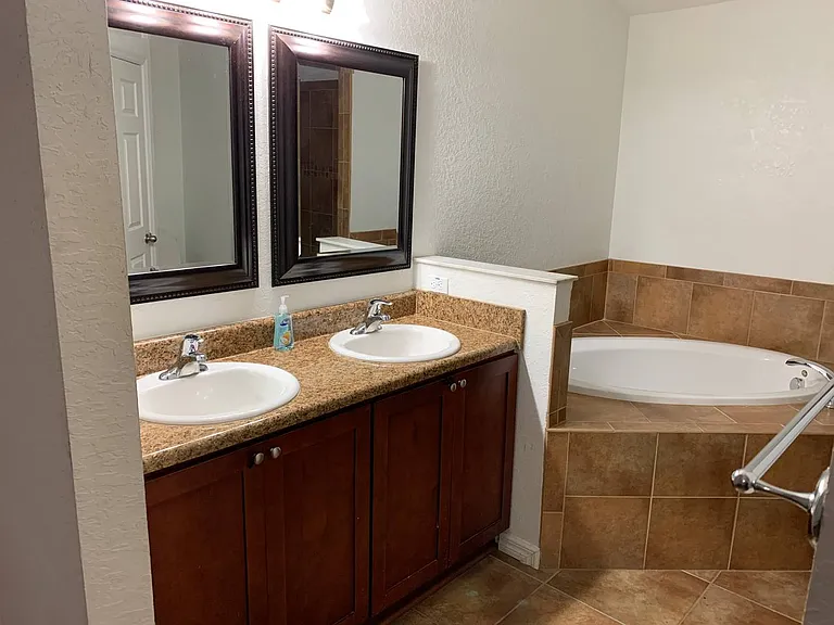 2224 Owasso Ct — Photo 8