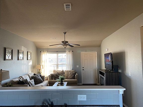 4th image of 1300 Forest Dr