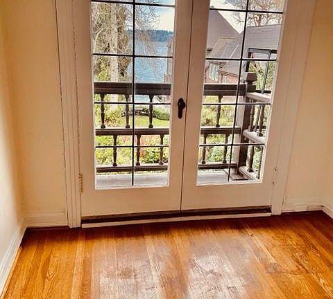 5th image of 1922 42nd Ave E #204