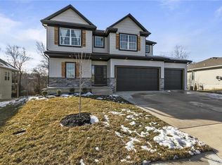 1913 Ridge Tree Dr, Pleasant Hill, MO 64080