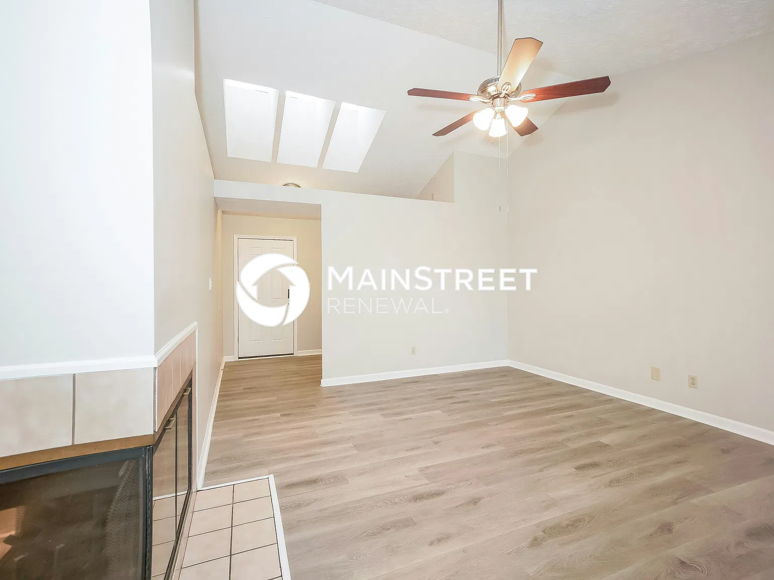 8916 Country Walk Dr — Photo 4