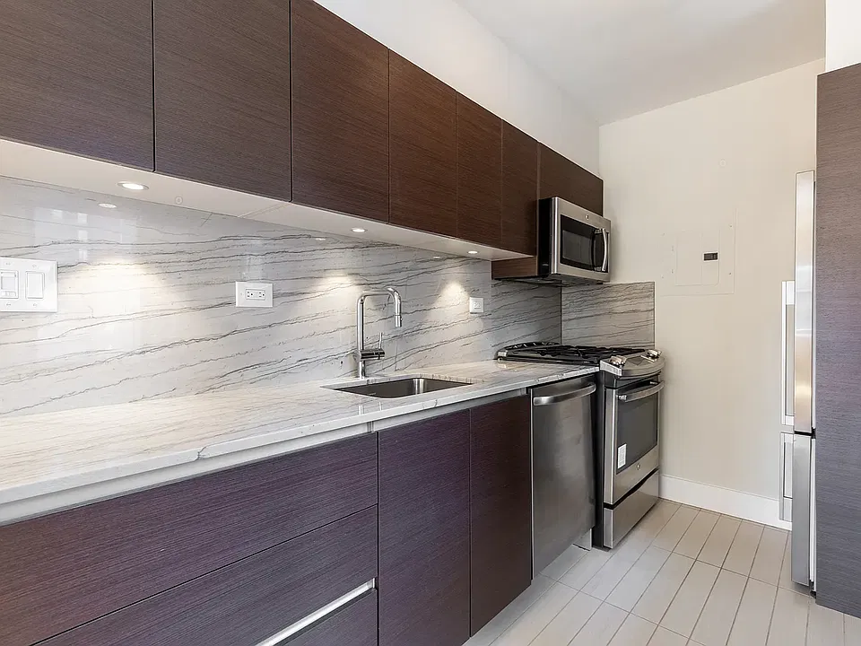 141 E 33rd St #3A