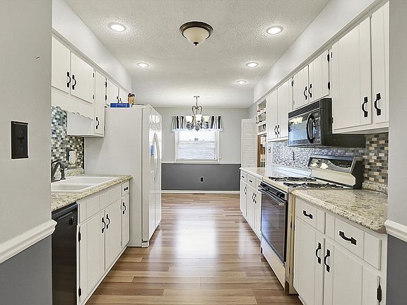 5th image of 7702 Dornock Dr