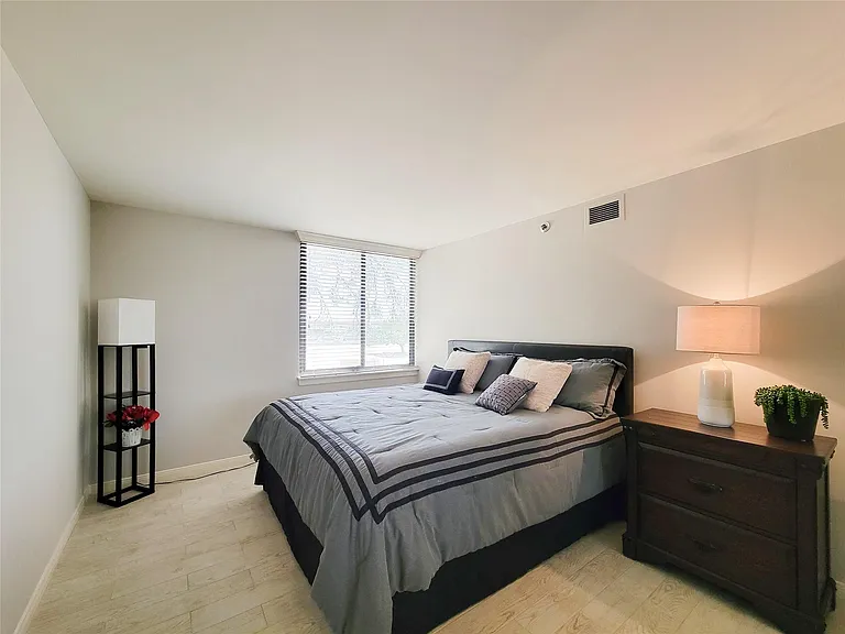 3525 Sage Rd #303 — Photo 34