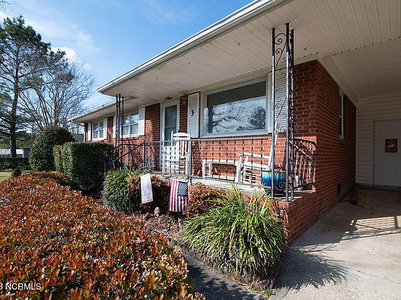 3rd image of 3 Princeton Dr