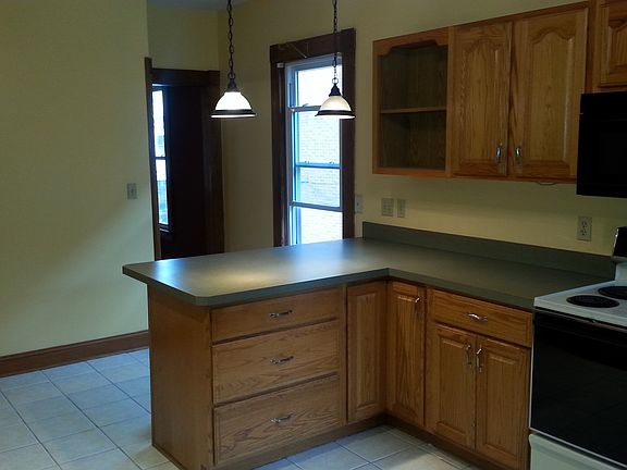 Pennisula in kitchen