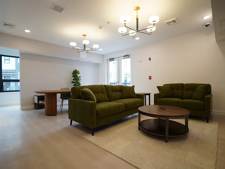 The Linden — Photo 3
