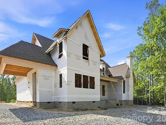 2nd image of 541 Greenway St