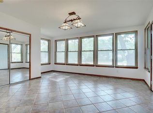 6312 Circleview Dr, Haltom City, TX 76180