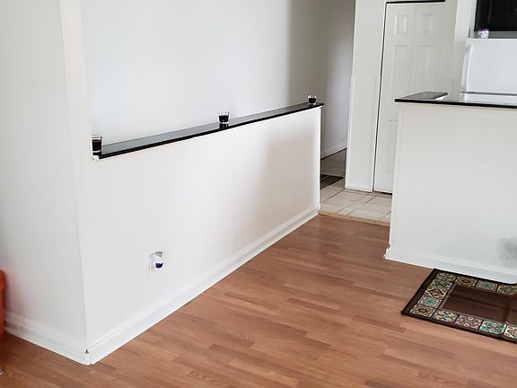 4th image of 2135 Geyer Ave #2