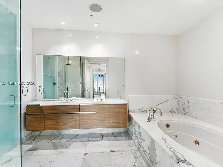 2627 S Bayshore Dr #2601 — Photo 21