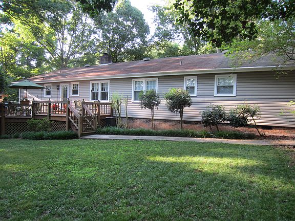 2nd image of 104 Kennedy Ln