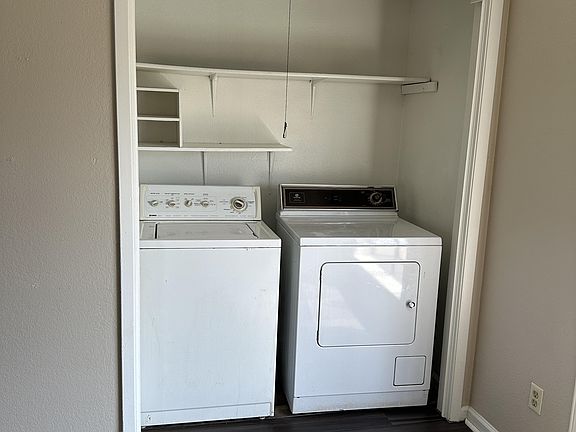 5th image of 608 Bracewood Cir APT D