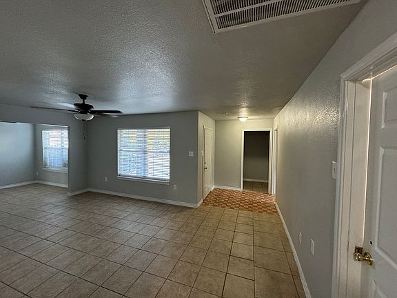 Entryway/living room