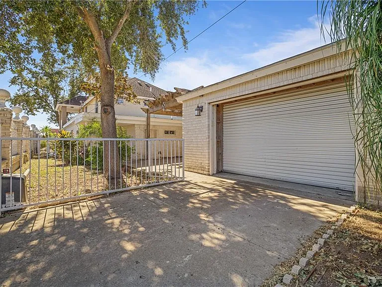 800 W Chaparral St — Photo 14