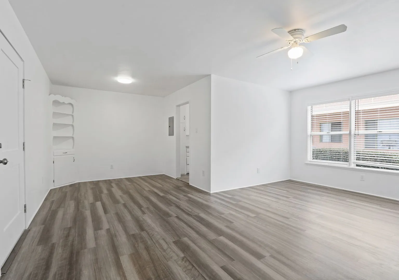 Newly Renovated Apartments In Prime Alamitos Beach — Photo 1