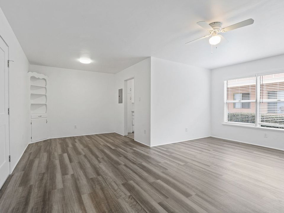 1st image of 1734 E 3rd St APT 15
