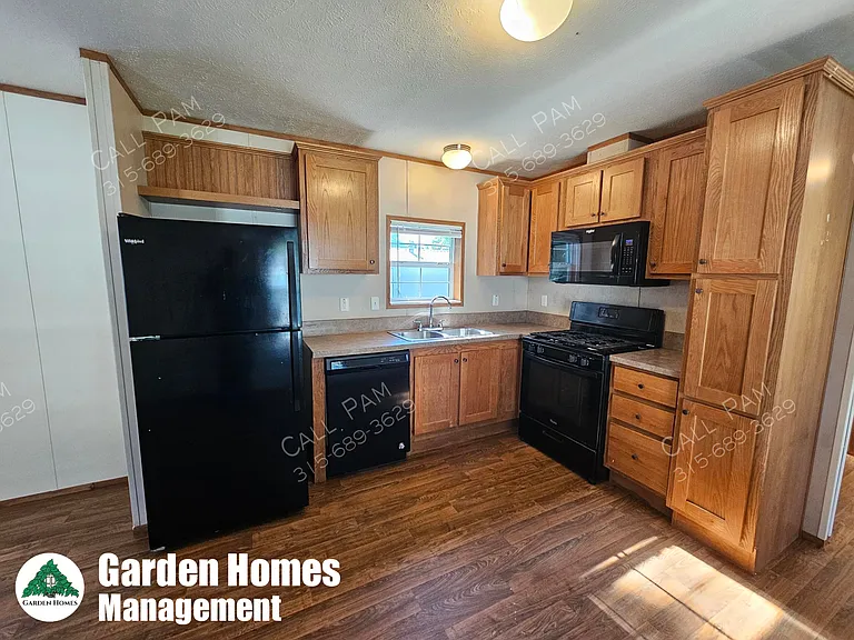 16 Woodside Ln — Photo 1