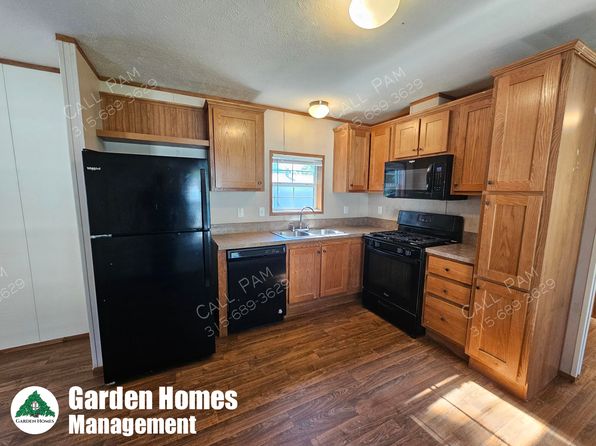 16 Woodside Ln