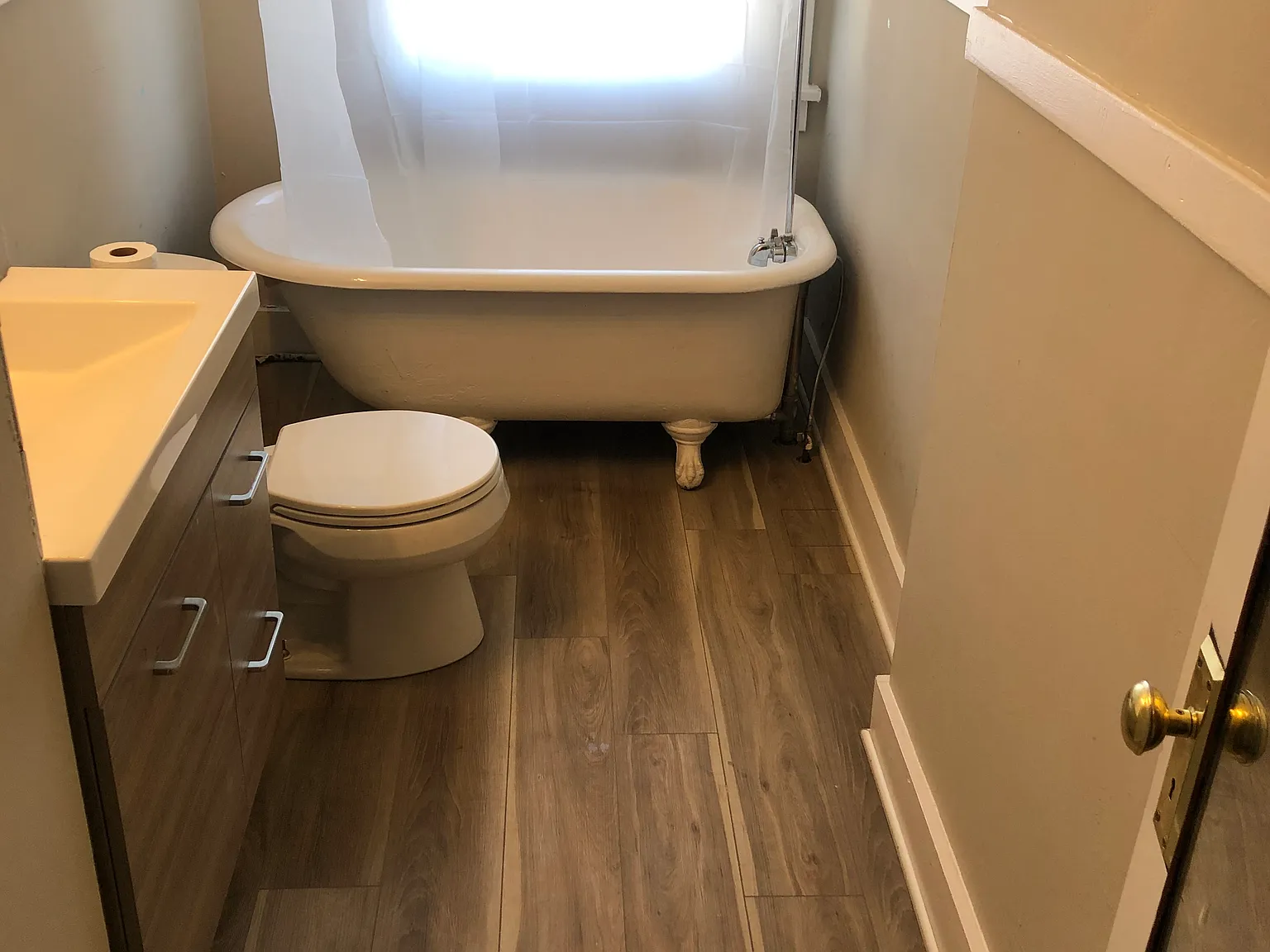 4 bed, 1.5 bath, 1969 sqft, $2,000 — Photo 2