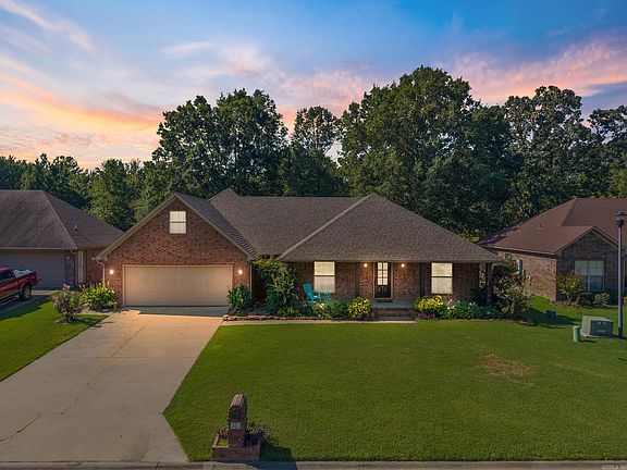 4th image of 20 Brentwood Dr