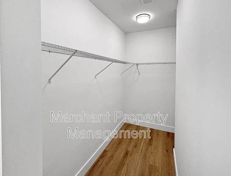 7 20th St — Photo 13