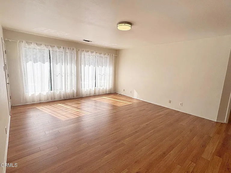 210 W Woodruff Ave — Photo 11