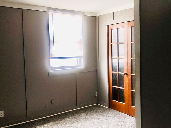 4th image of 1408 S 32nd St #C
