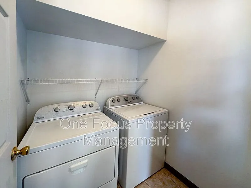 2 bed, 1.0 bath, $995 — Photo 4