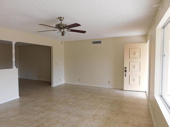 4th image of 742 S Rosemont