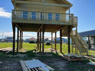 979 S Selwyn Rd, Crystal Beach, TX 77650