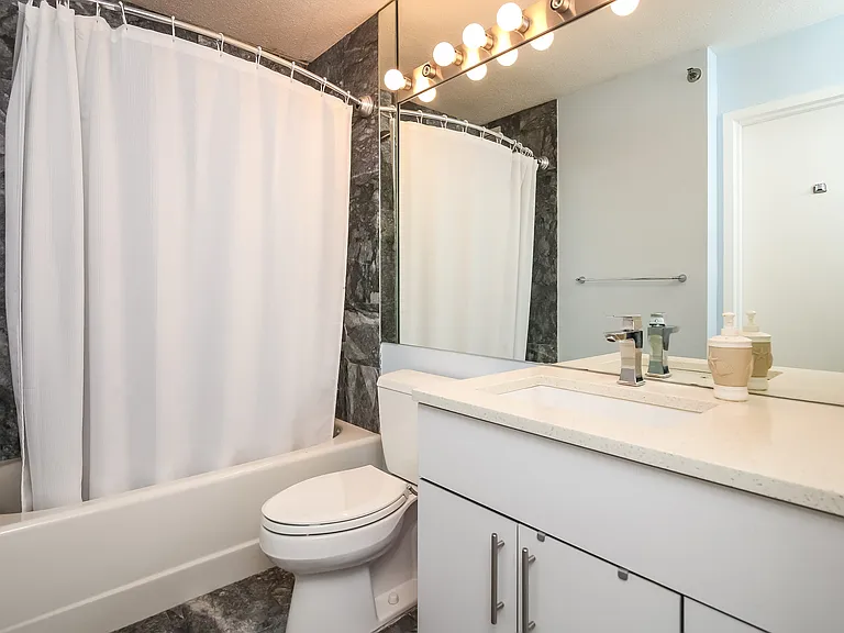4 Martine Ave #904 — Photo 4