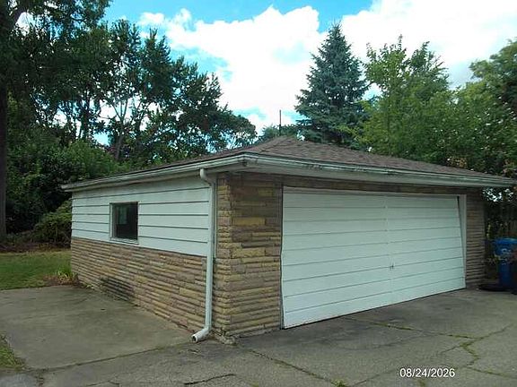 2nd image of 23705 Hill Ave