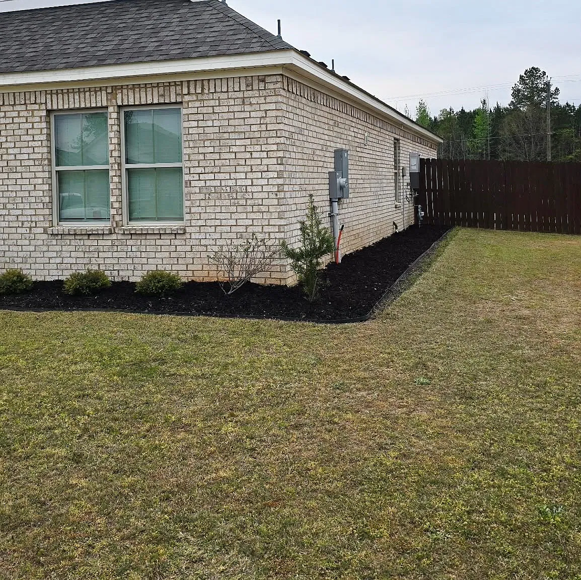 3 bed, 2.0 bath, 1799 sqft, $2,100 — Photo 3