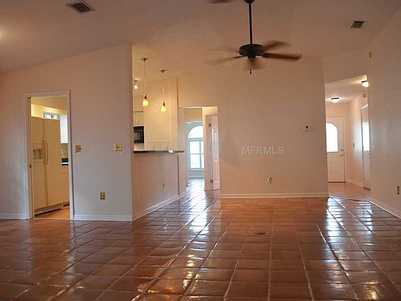 3rd image of 3226 W Fielder St