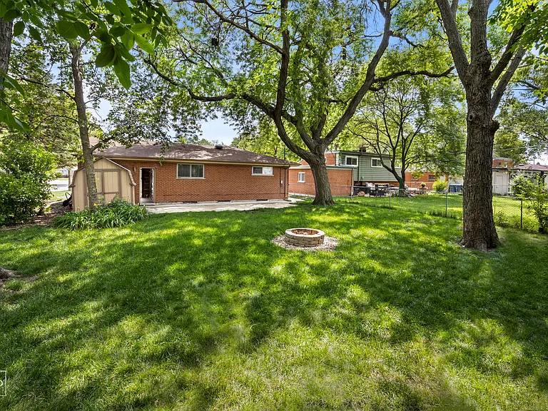 415 E Atwater Ave — Photo 46