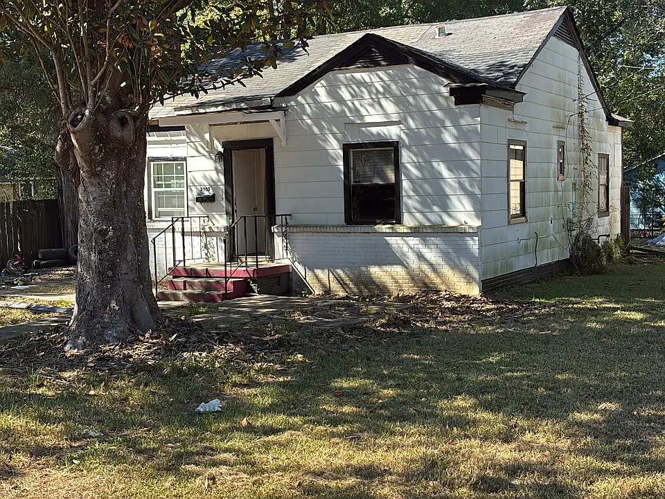 2505 Holmes Ave