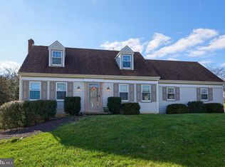 14 Eastbrooke Dr, Ephrata, PA 17522