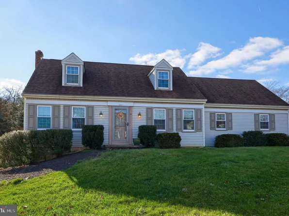 14 Eastbrooke Dr, Ephrata, PA 17522