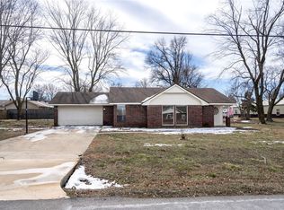 20833 Chesney Rd, Siloam Springs, AR 72761