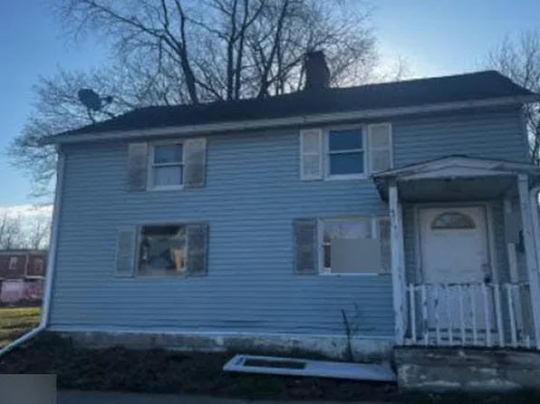 35 Pershing Ave, Poughkeepsie, NY 12601