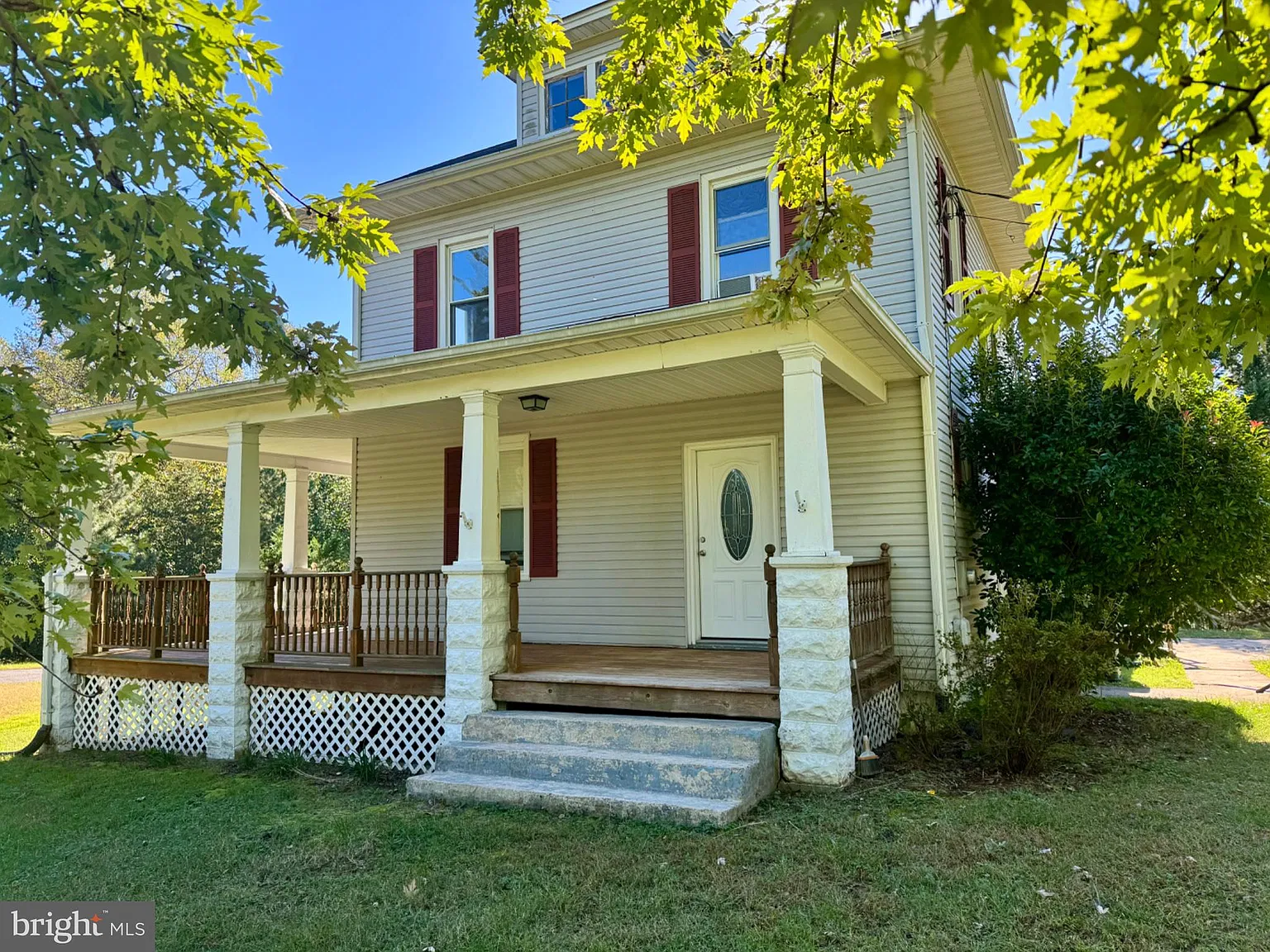 4 bed, 2.5 bath, 2216 sqft, $2,900 — Photo 1