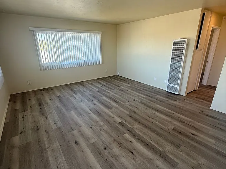 2145-51 San Clemente St #4053-59 — Photo 3