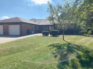 901 Whispering Trl, Greenfield, IN