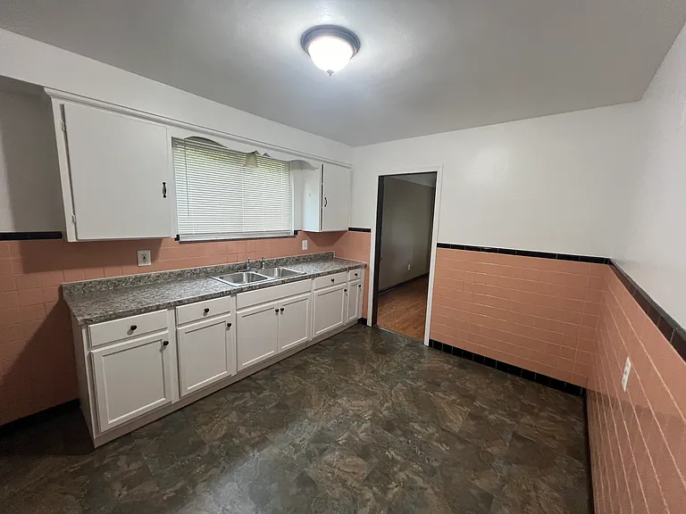 9168 Wayburn St — Photo 5