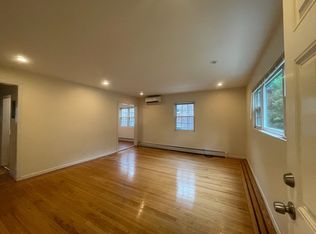 4310 Orient Ave, Flushing, NY 11363